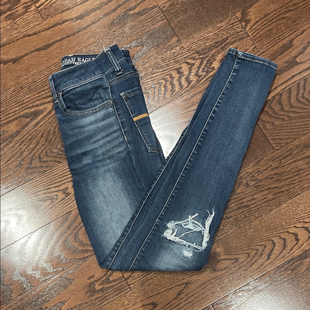 American Eagle Distressed Blue Jeans